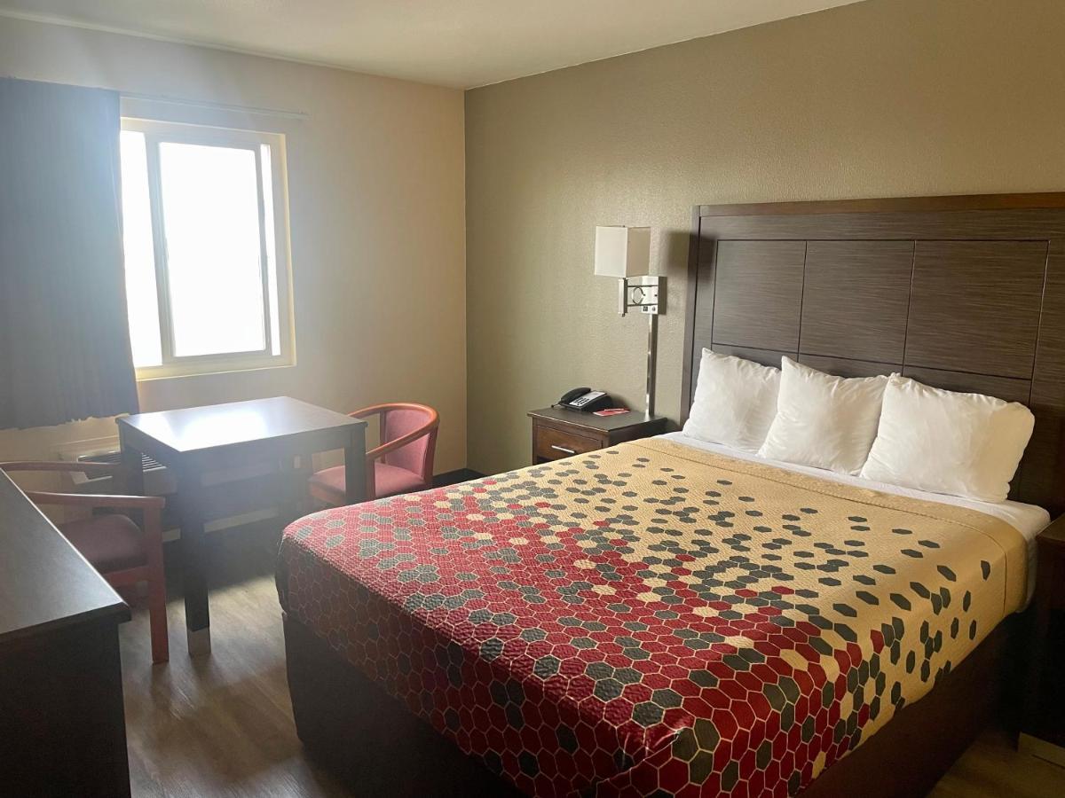 Econo Lodge Inn & Suites Corning Buitenkant foto