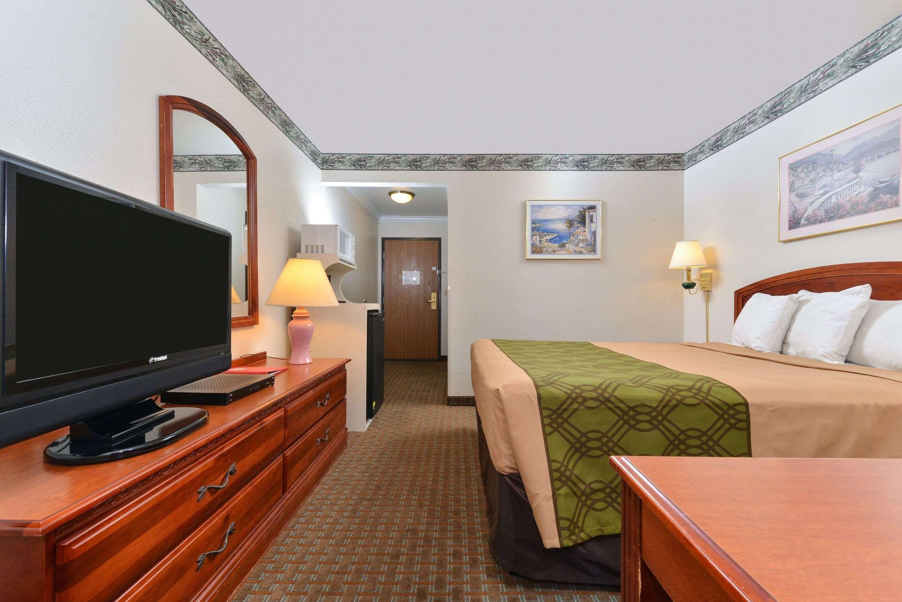 Econo Lodge Inn & Suites Corning Buitenkant foto