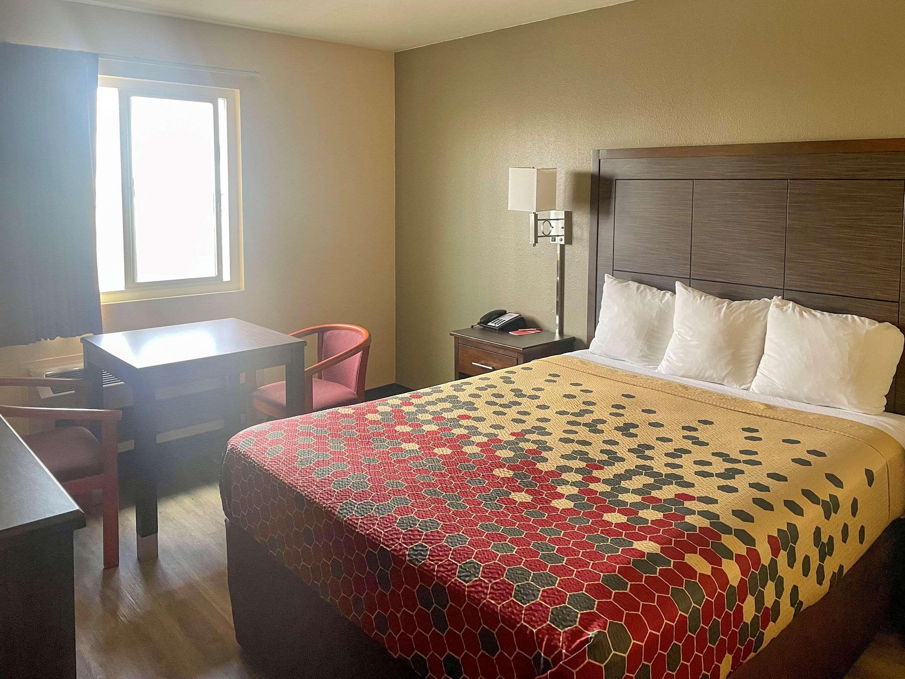 Econo Lodge Inn & Suites Corning Buitenkant foto