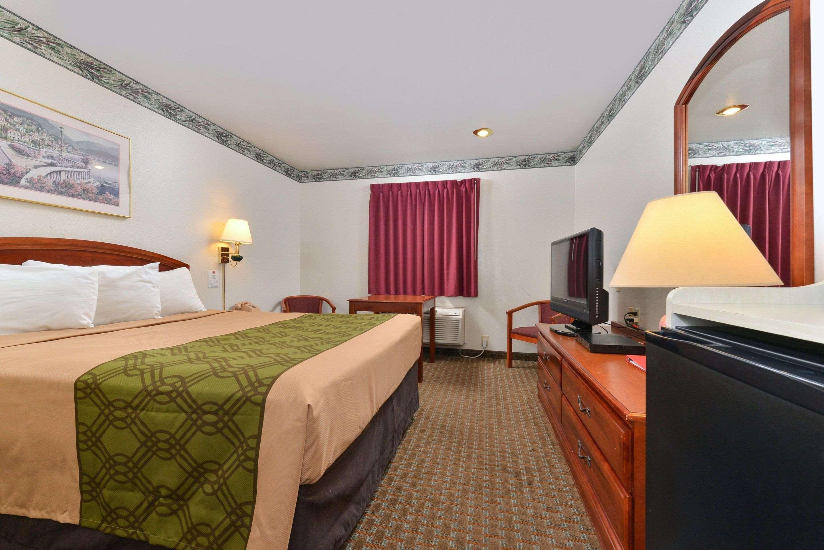 Econo Lodge Inn & Suites Corning Buitenkant foto