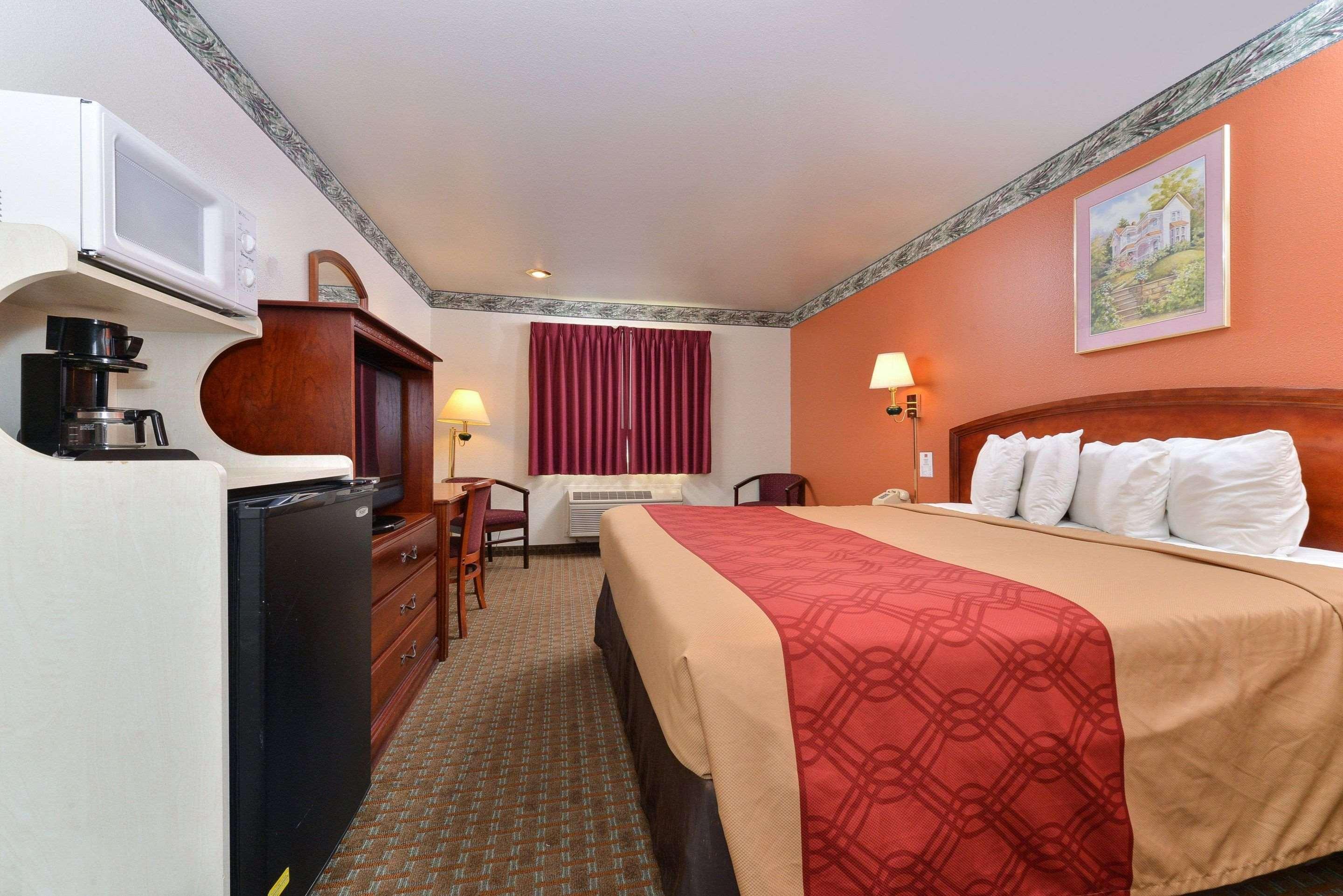 Econo Lodge Inn & Suites Corning Buitenkant foto