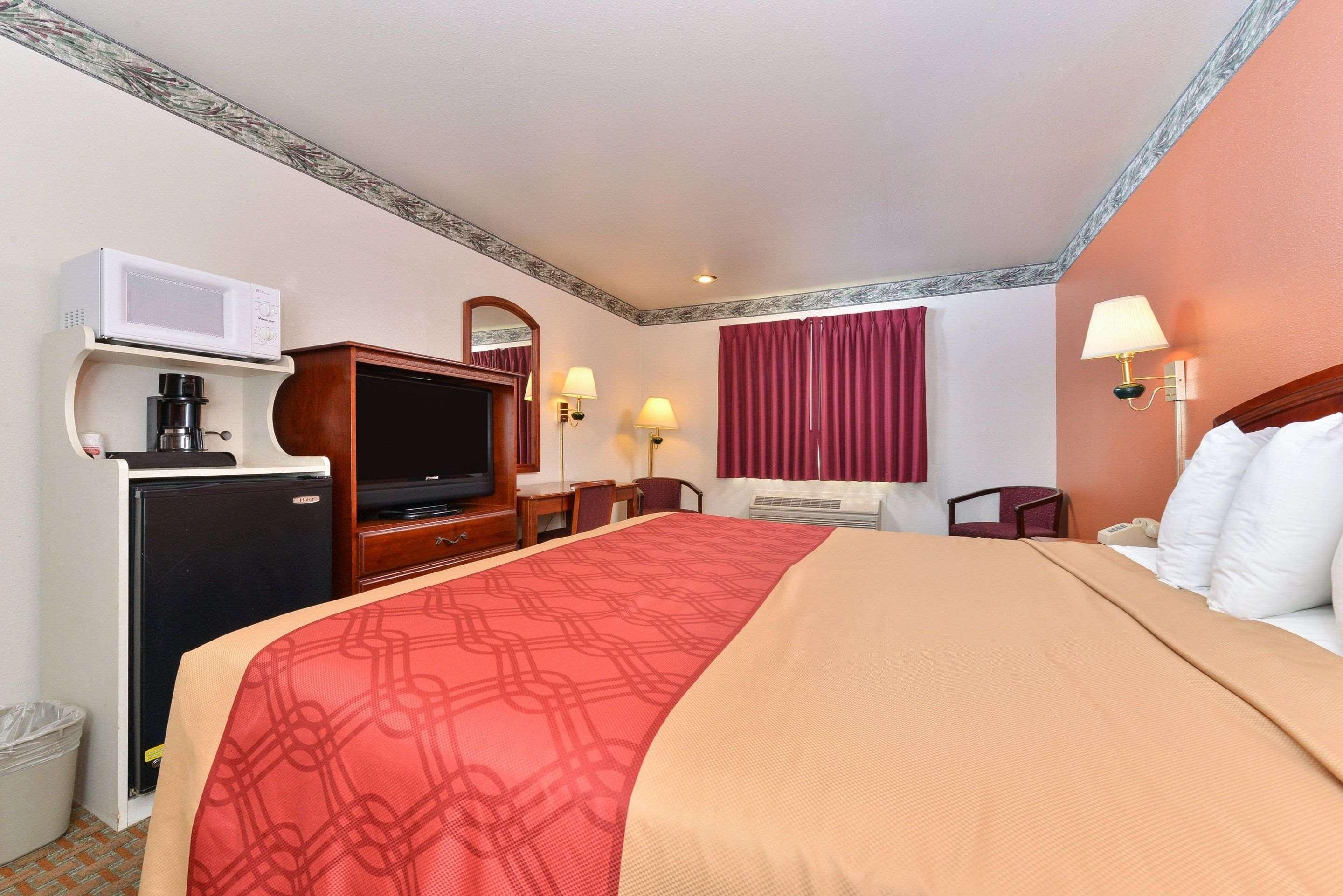 Econo Lodge Inn & Suites Corning Buitenkant foto