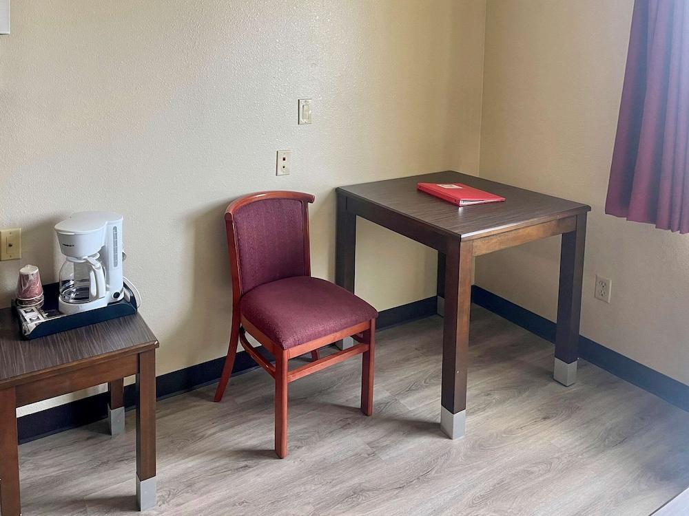 Econo Lodge Inn & Suites Corning Buitenkant foto